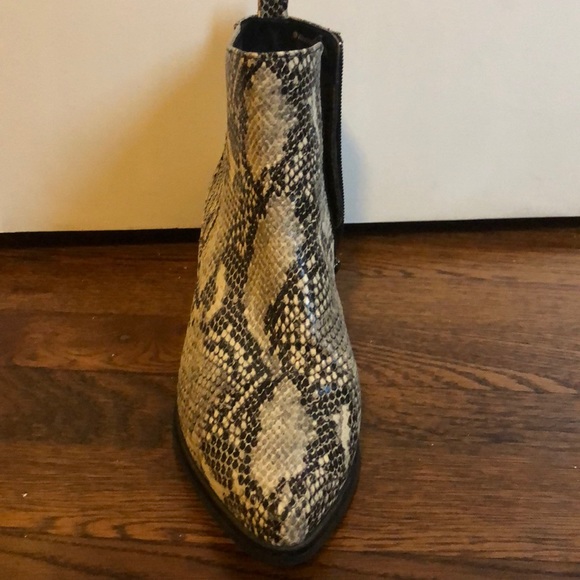 Snake skin boots - Picture 3 of 5